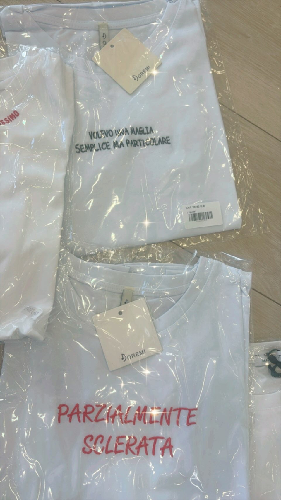 T-shirt con scritte