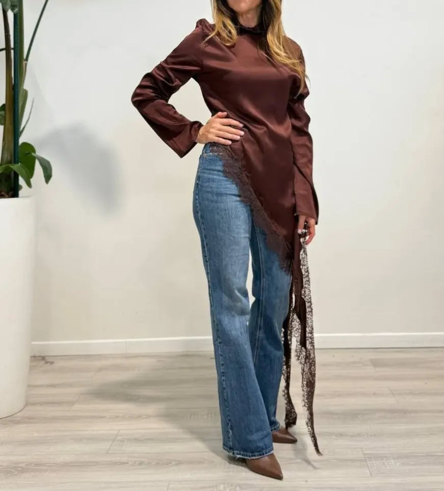 Maglia in seta con pizzo trasversale ￼